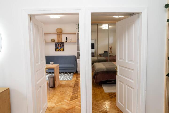 Freedom Apartments In The Heart Of Lviv - Balabana Str And Svoboda Avenue Exterior photo